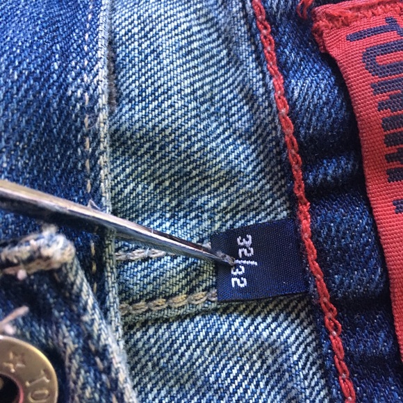 Tommy Hilfiger Men's distressJeans - Picture 2 of 6